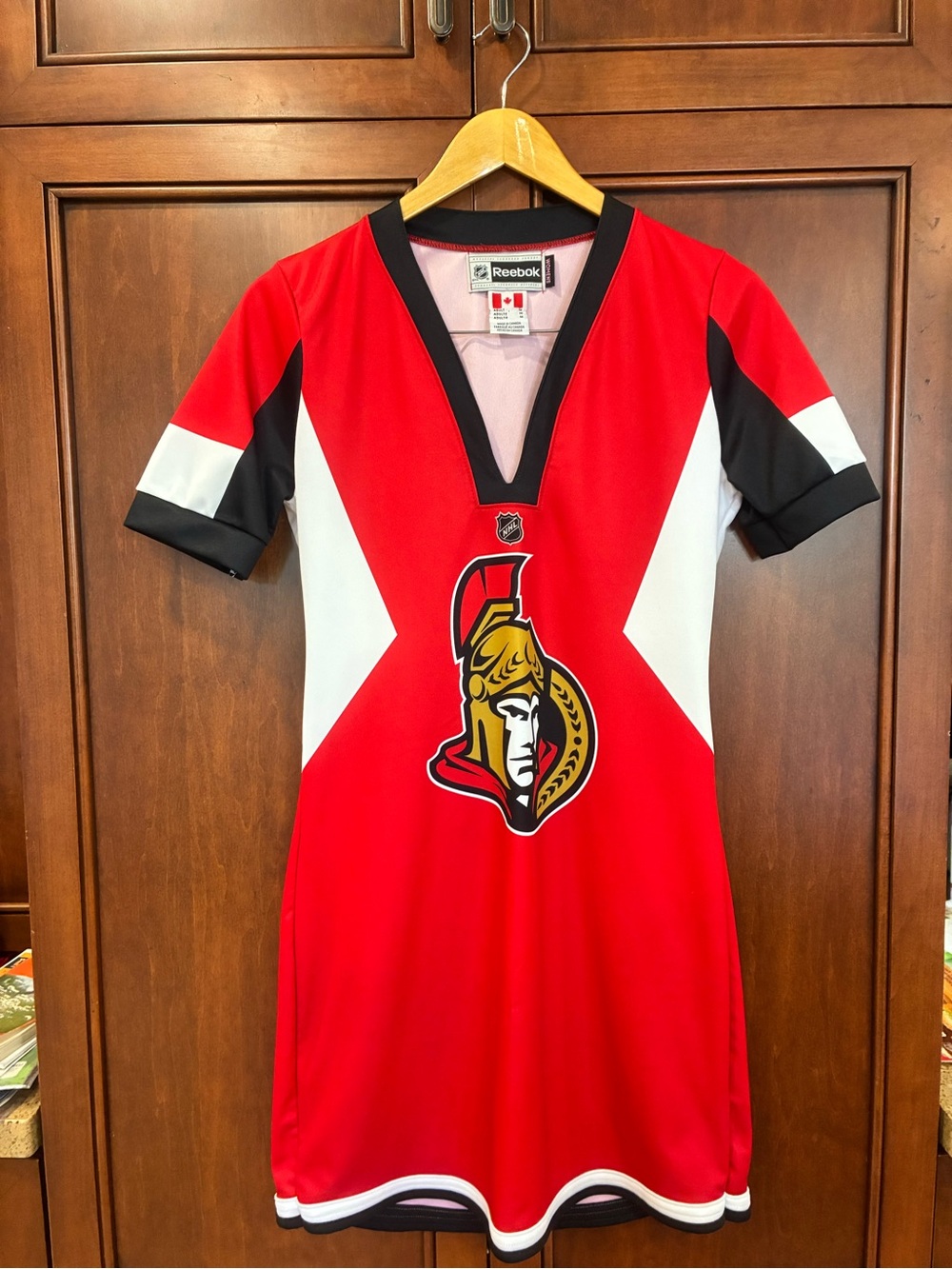 Reebok Ottawa Senators NHL Women’s Jersey Dress M Made in Canada